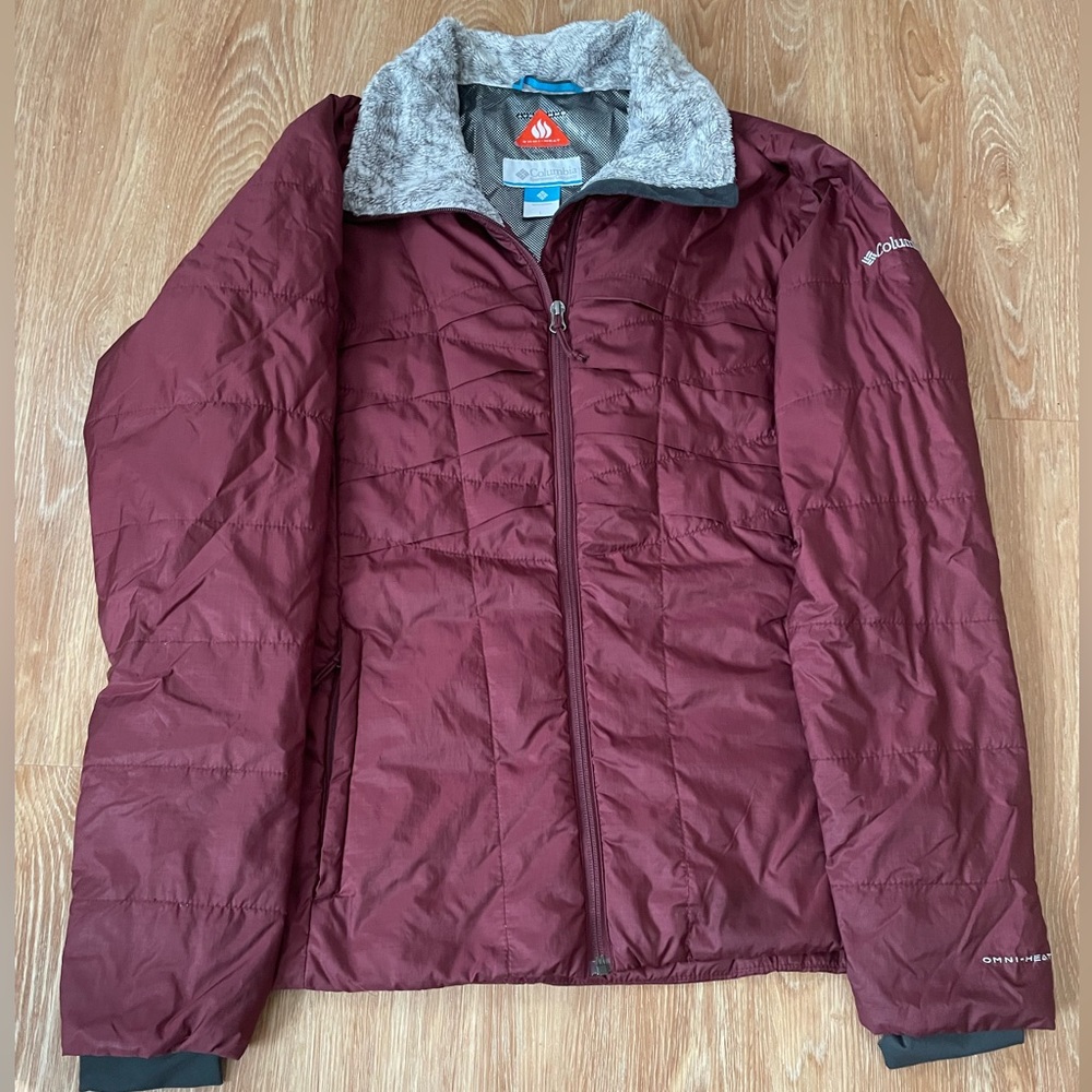 Columbia Burgundy girls coat, Size Lg w/ gray fleece collar.  Great condition